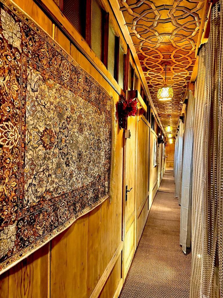 Hotel New Zealand Group Of Houseboats Srīnagar Exteriér fotografie